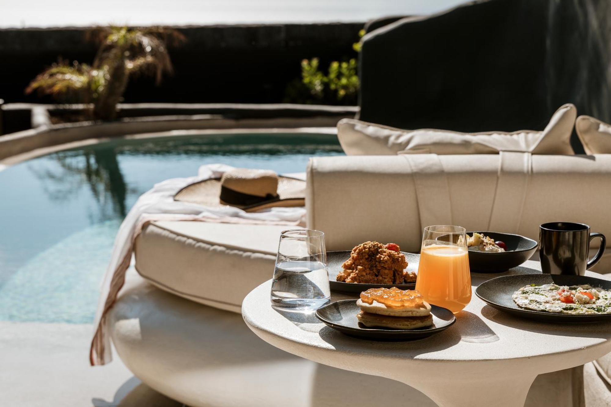 One Of One 5* Imerovigli (Santorini)